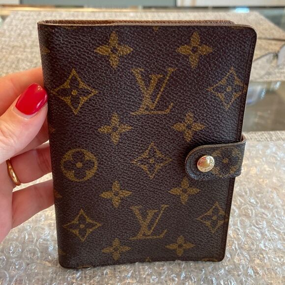 Louis Vuitton Mini Agenda Monogram cover - Picture 1 of 14